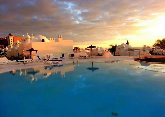 Blu Paradise - Heated Pool * 아데제